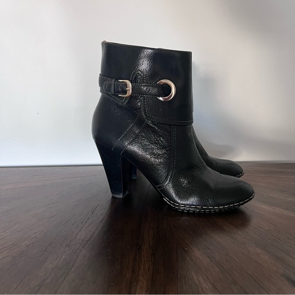 Sofft Sollea Leather Ankle Boots with Silver Side Buckle  | Size 9.5| - Picture 1 of 8